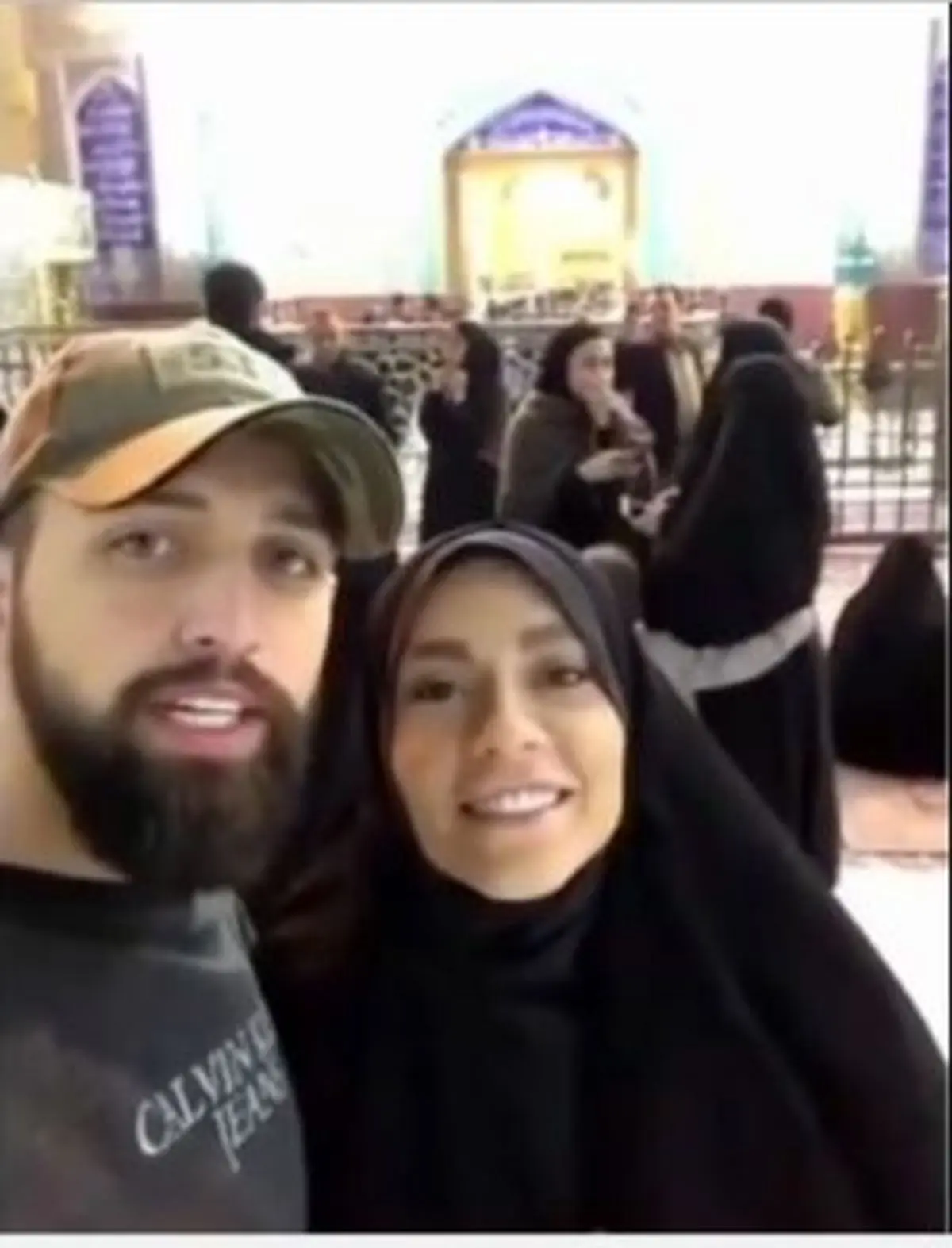 ماه عسل محسن افشانی و همسرش در نجف اشرف + فیلم