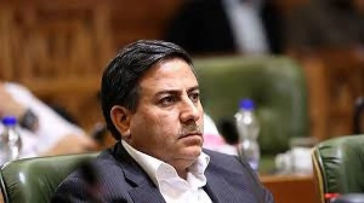هزینه کردن شهرداری برای یک روزنامه منطقی نیست/همشهری در شرایط امروز هیچ منفعت مالی ندارد