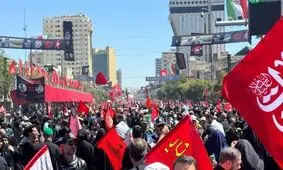 اقامه نماز بر پیکر امام شهید در صحن پیامبر اعظم(ص) / اعلام محدودیت‌های ورودی و مسیرهای اتصال به نماز در حرم رضوی