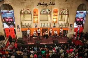 تجمع در اداره ارشاد بوشهر برای مجوز فستیوال کوچه و توئیت حمایتی رشید پور/ویدیو