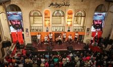 تجمع در اداره ارشاد بوشهر برای مجوز فستیوال کوچه و توئیت حمایتی رشید پور/ویدیو