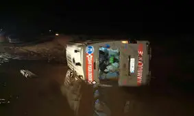 واژگونی آمبولانس در فارس یک کشته برجای گذاشت