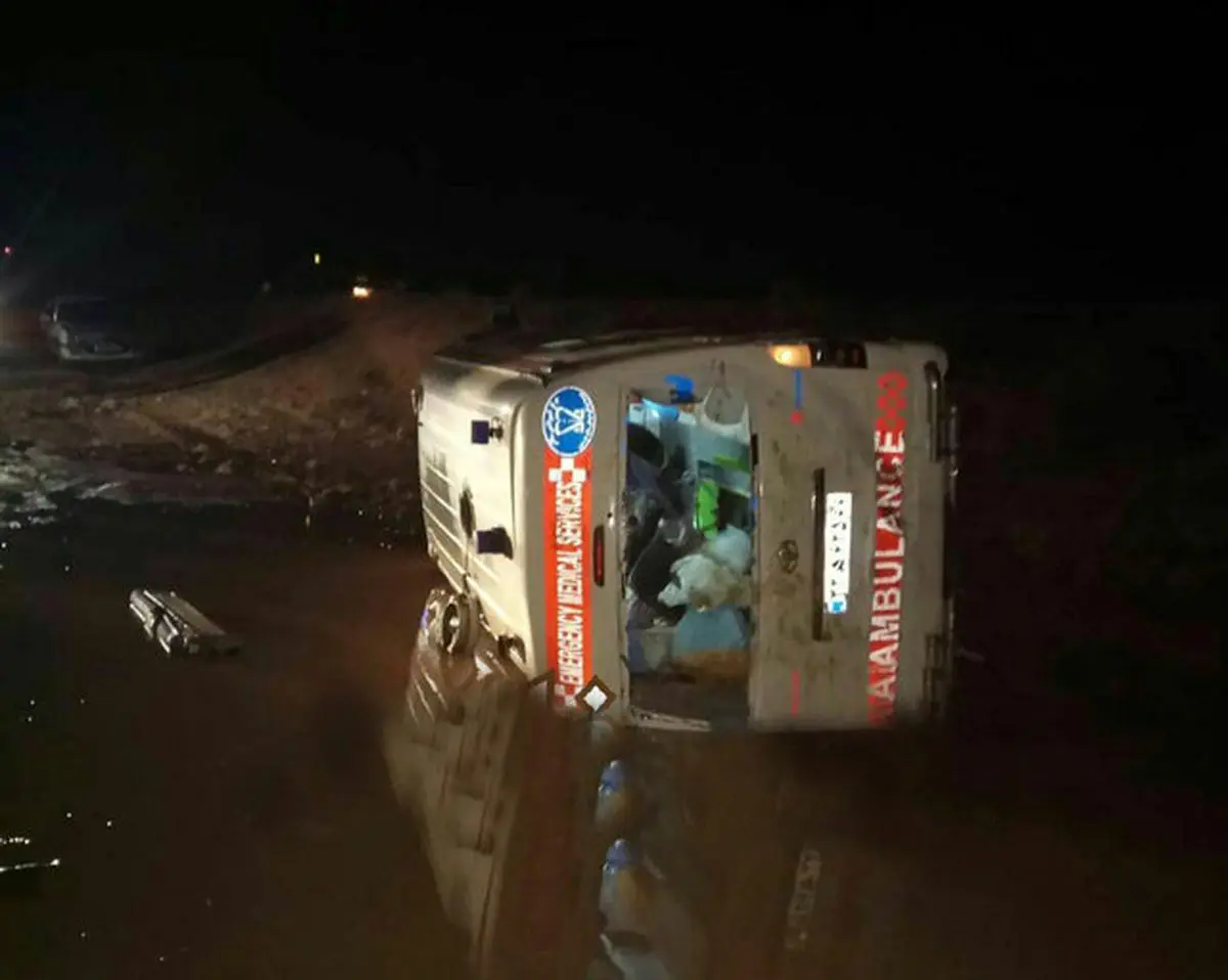 واژگونی آمبولانس در فارس یک کشته برجای گذاشت