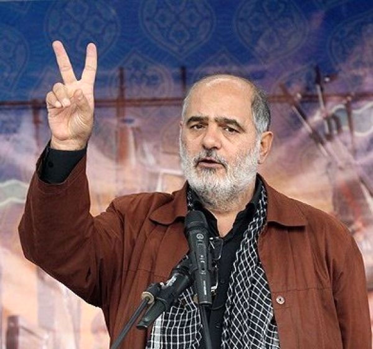 الله كرم:احمدينژاد آزادی ابراز عقیده دارد
