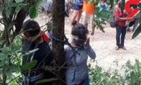 مردم زن و پسرش را به خاطر فکر اشتباه به انجام رفتار زشت به طرز عجیبی مجازات کردند