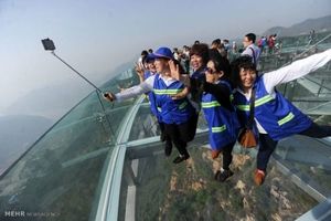 فیلم/ افتتاح طولانی ترین و مرتفع ترین پل شیشه ای جهان در چین