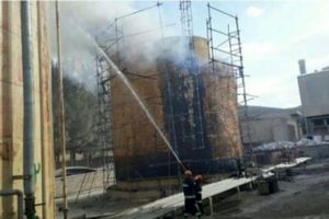 آتش سوزی کارخانه‌ای در بیرجند مهار شد