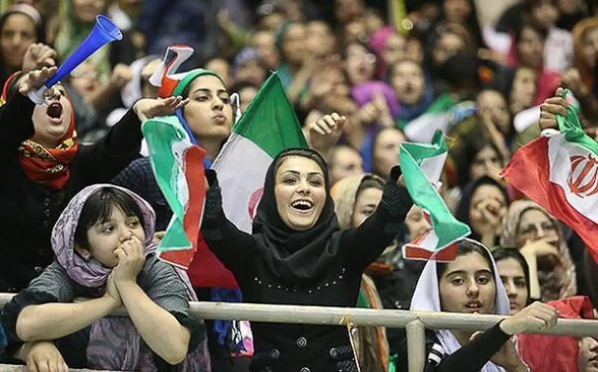 صدور دستور روحانی برای ورود زنان به ورزشگاه ها