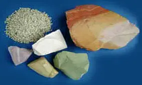 گلایه استاندار به خروج سنگ‌های معدنی خام از خراسان جنوبی