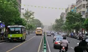 پیش‌بینی وزش باد شدید در تهران/ هوا ناسالم برای گروه‌های حساس