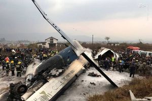 تصویری از لاشه هواپیمای سقوط کرده در نپال