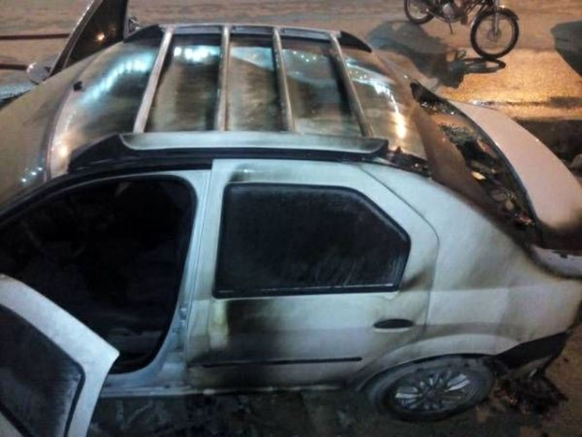 سوختن یک خودرو در چهارشنبه سوری، مسئولان پرونده را رها کرده‌اند