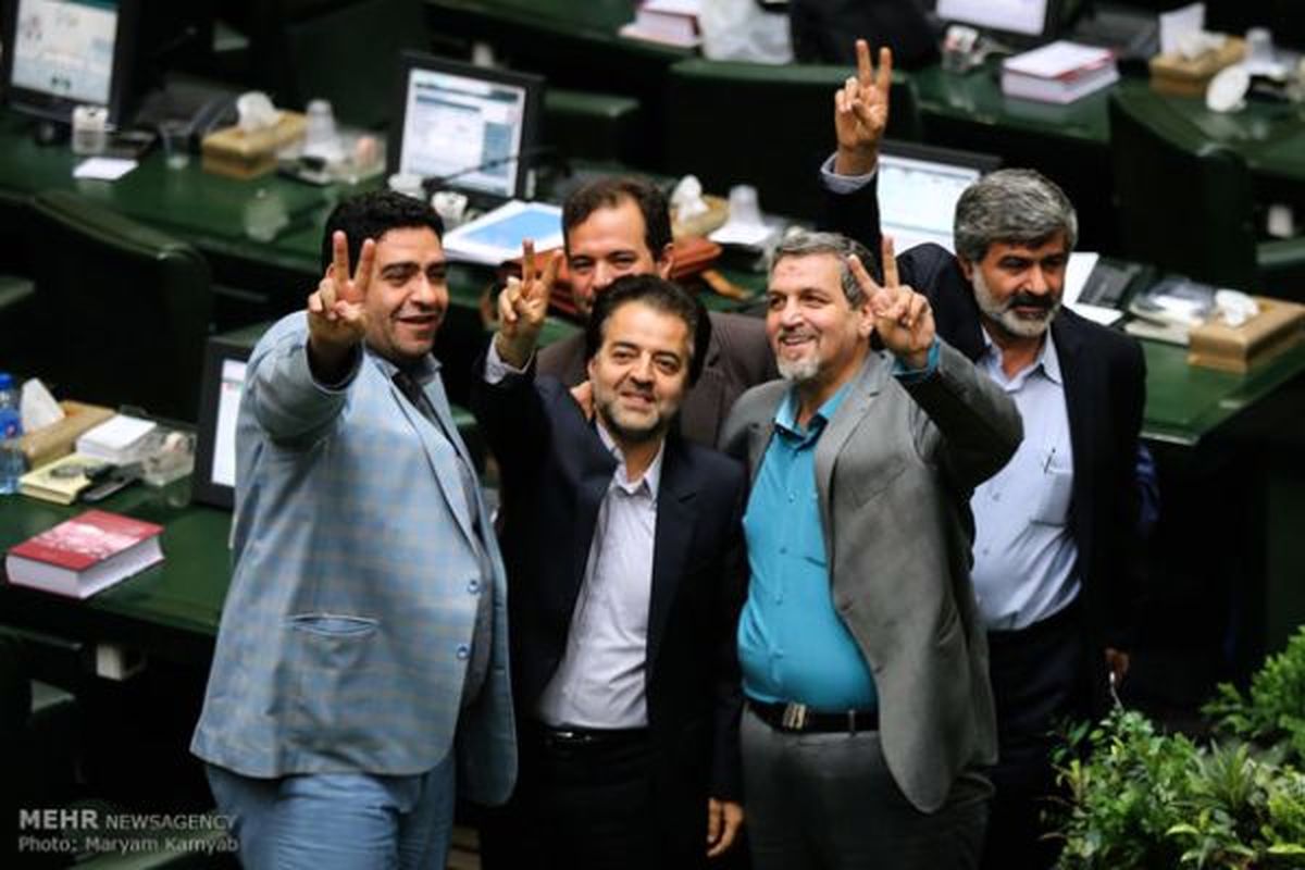 چرا فراکسیون امید در روزهای پایانی سال آیه یاس خواند؟/پشت پرده بده بستانهای جلسات استیضاح وزرا