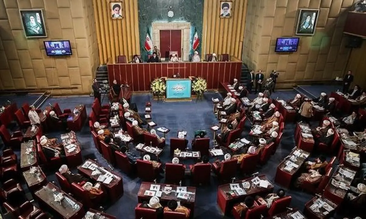بیانیه پایانی اجلاسیه خبرگان: زمینه رفع مشکلات معیشتی مردم فراهم شود/ توان موشکی کشور قابل مذاکره نیست