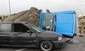 واژگون شدن نیسان حامل میوه در بزرگراه جناح + تصاویر