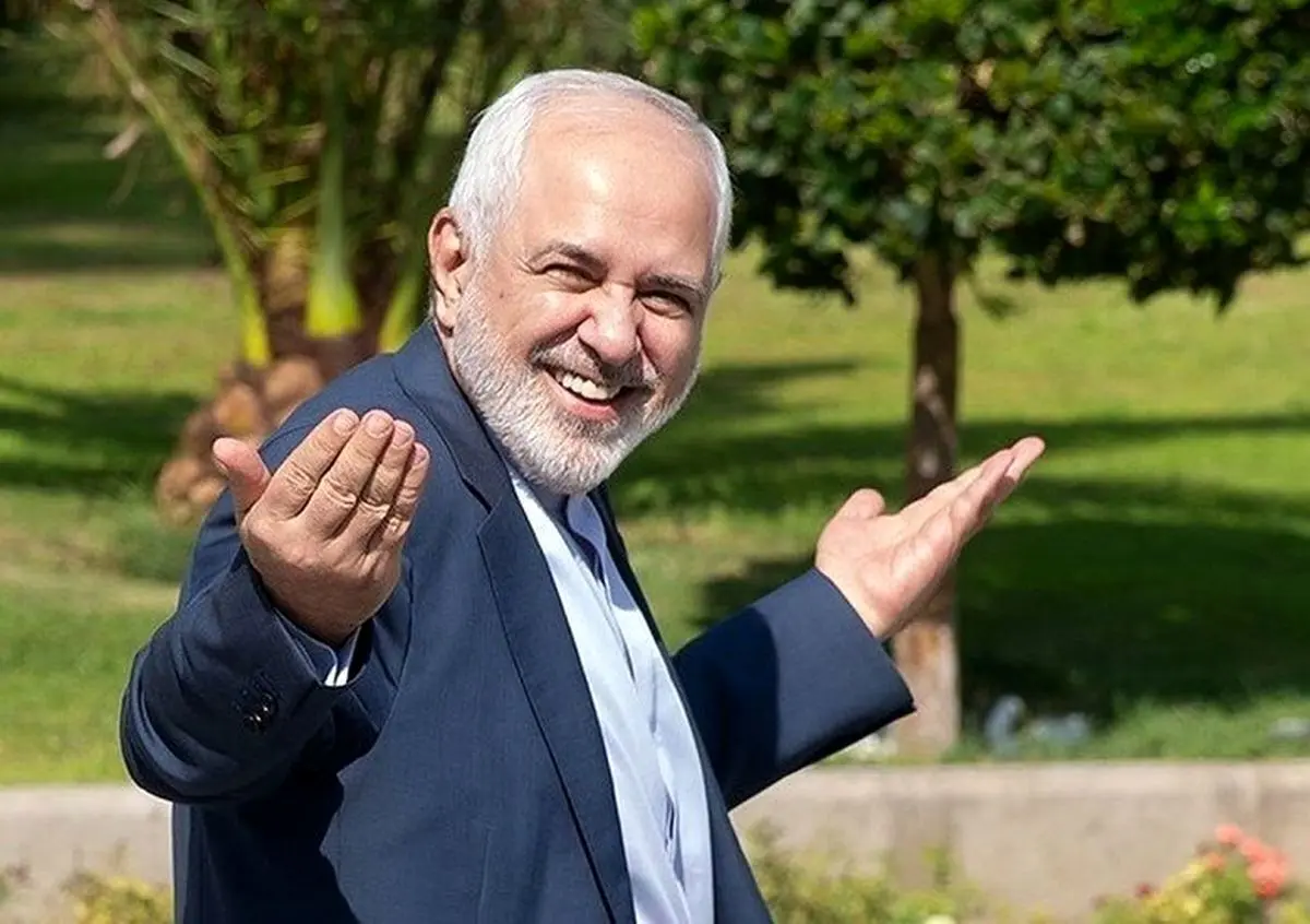 واکنش ظریف به ایجاد چالش‌ها علیه حضورش در دولت: کسانی که تصور می‌کنند جا خواهیم زد بدانند اگر قرار بود جا بزنیم در این ۴۰ سال این اتفاق رخ می‌داد