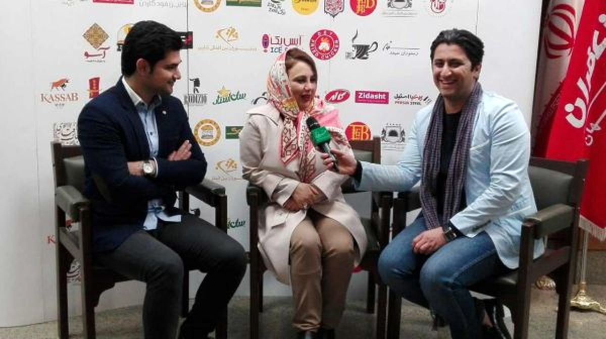 شهروندان حق اعتراض دارند/در دورهای زندگی میکنیم که دموکراسی نمایش است