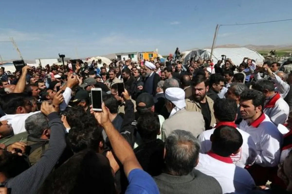 وعده روحانی به مردم زلزله زده کرمانشاه/تا پایان تابستان خانه هایتان را تحویل می دهیم