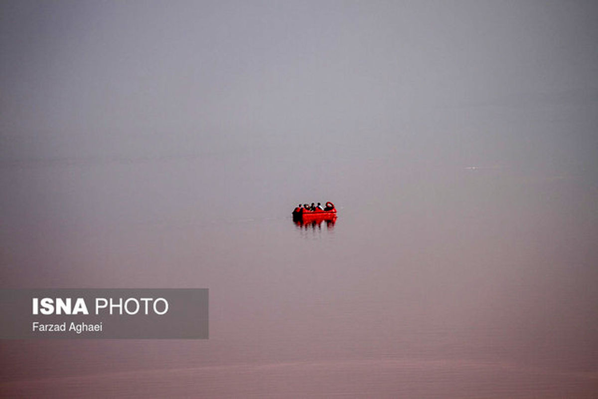خشکی دریاچه ارومیه دست کم بر زندگی ۵میلیون نفر اثر می‌گذارد