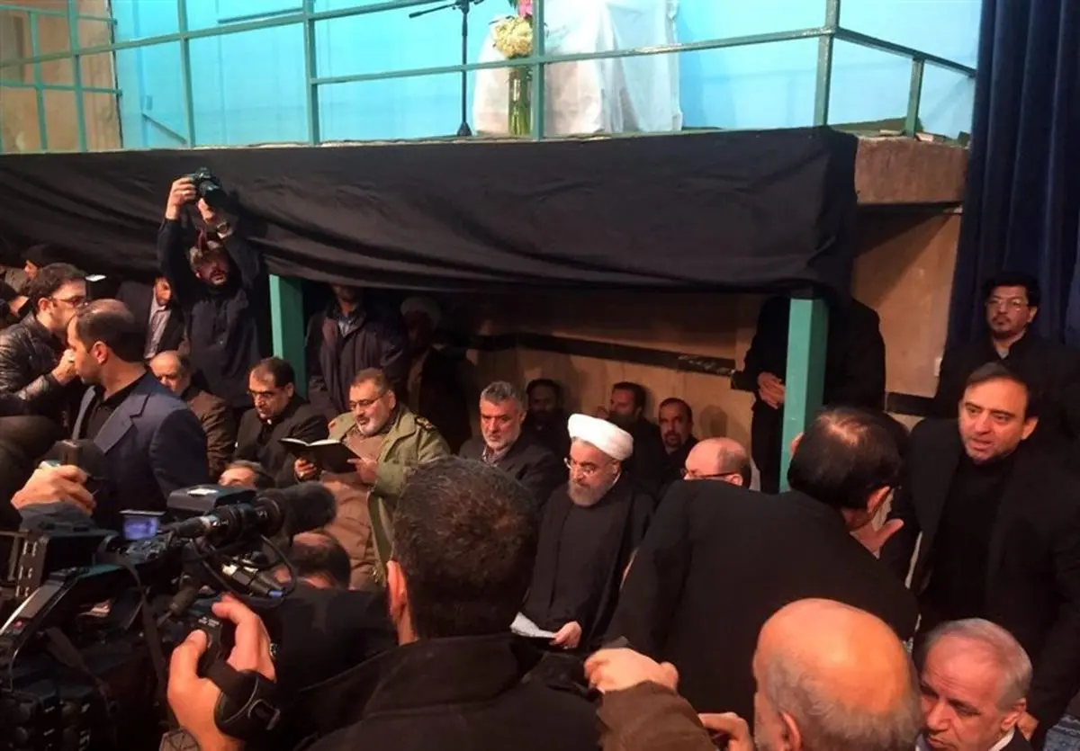 روحانی برای وداع با پیکر آیت‌الله هاشمی در حسینه جماران حضور یافت