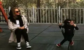 عکس جدیدی از مهناز افشار و دخترش