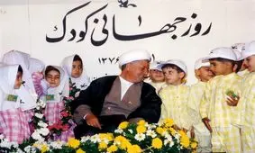 آیت‌الله هاشمی رفسنجانی به کودکان و نوجوانان توجه داشت