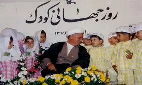 آیت‌الله هاشمی رفسنجانی به کودکان و نوجوانان توجه داشت