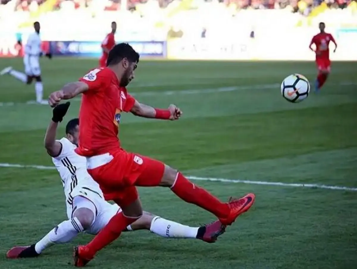 چشم پرسپولیسی‌ها به ساق‌های تراکتورسازان/ گذر سربازها به اصفهان افتاد