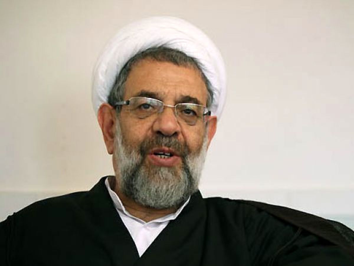 درآوردن روسری یعنی اعتراض به عملکرد دولت/ چرا اجازه میدهند احمدینژاد ساختارهای نظام را زیر سؤال ببرد؟