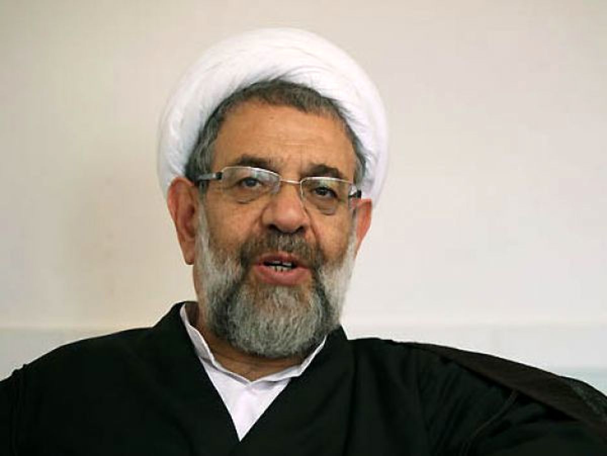 درآوردن روسری یعنی اعتراض به عملکرد دولت/ چرا اجازه می‌دهند احمدی‌نژاد ساختارهای نظام را زیر سؤال ببرد؟
