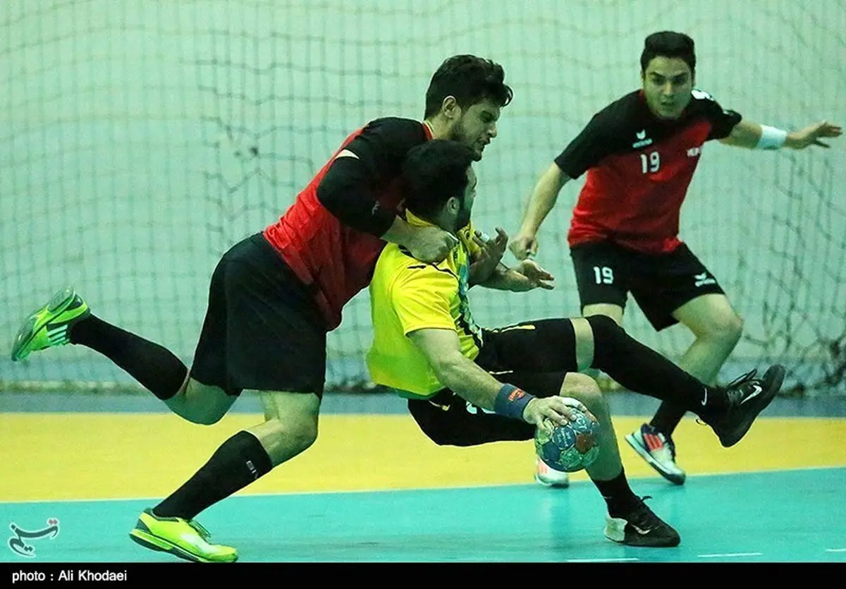 بازیکنان و کادرفنی تیم هندبال پاس مطالبات خود را دریافت نکردند