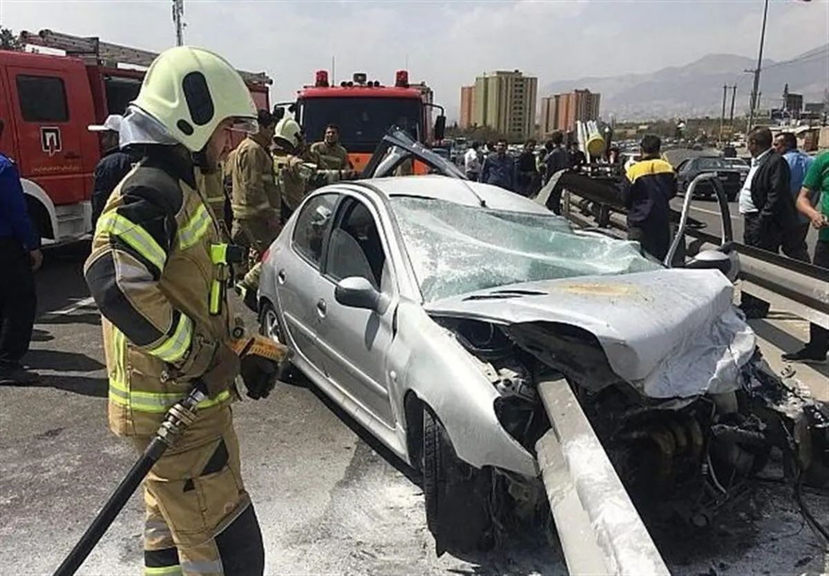 تصادف مرگبار پژو ۲۰۶ در بزرگراه شهید بابایی + تصاویر