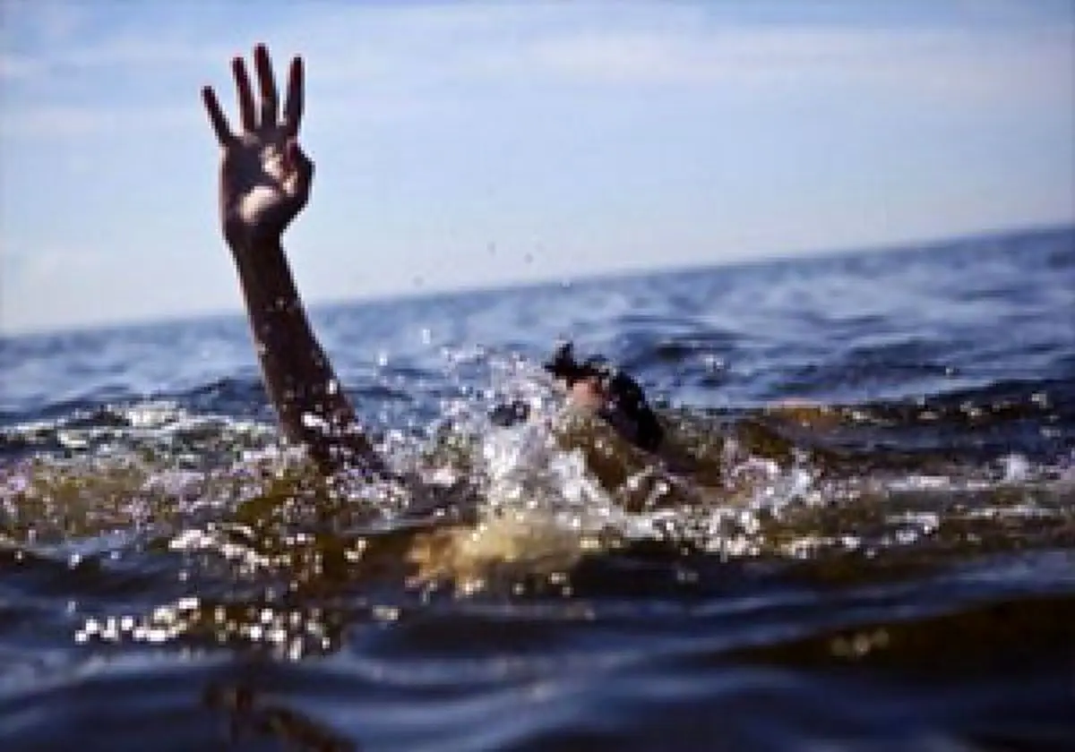 انتقال جسد دو نفر از جانباختگان در رودخانه زهره به پزشکی قانونی