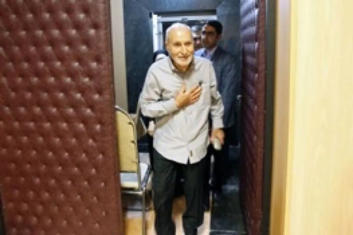 بهزاد نبوی:می‌خواستند من را قاتل رجایی معرفی‌ کنند/ از زبان بازجوها از عشق همسرم خبردار شدم