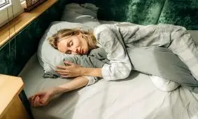 خواب باکیفیت در زنان ۴۰ سال به بالا؛ از آشفتگی شبانه تا آرامش پایدار