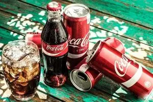 چه کسانی نباید نوشابه بخورند؟