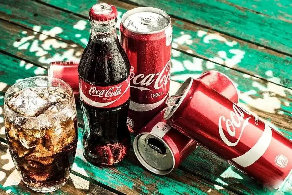 چه کسانی نباید نوشابه بخورند؟ 