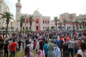  معترضان تونسی مرکز گارد ملی در شهر عقارب را آتش زدند