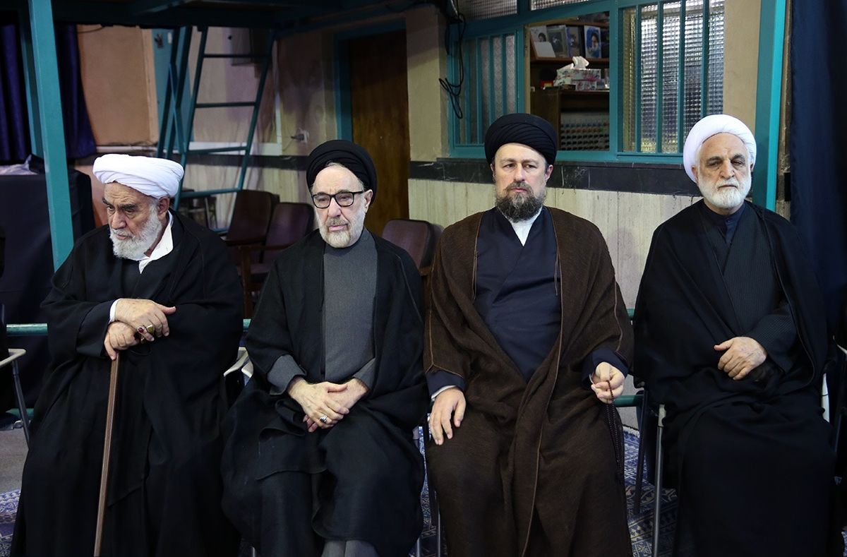 واکنش کیهان به انتشار عکسهای محمدی گلپایگانی، محسنی اژه ای و مخبر با سیدمحمد خاتمی

