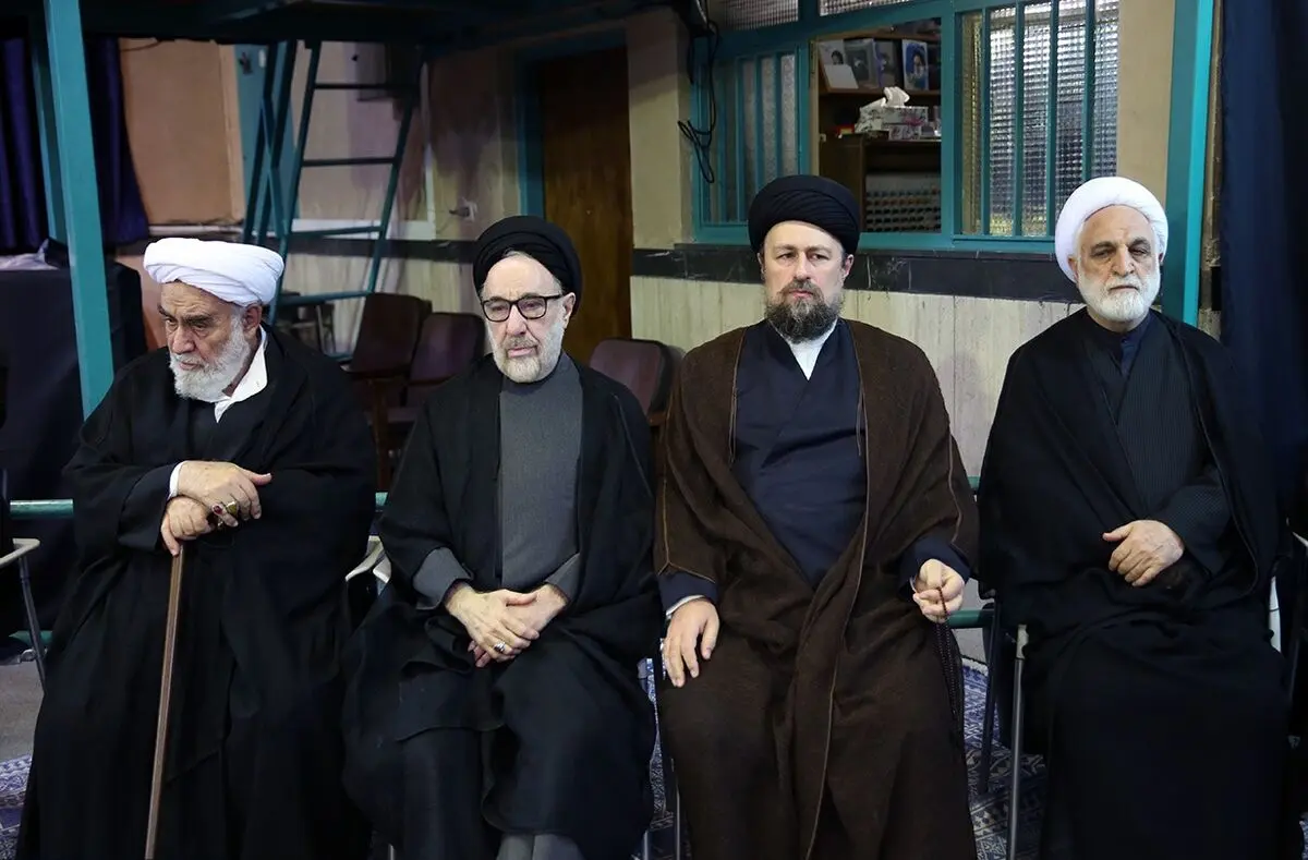 واکنش کیهان به انتشار عکسهای محمدی گلپایگانی، محسنی اژه ای و مخبر با سیدمحمد خاتمی

