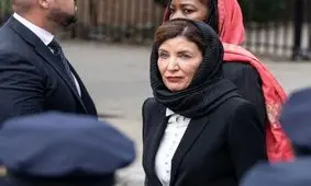 ماجرای جنجالی روسری فرماندار نیویورک چیست؟