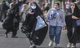 تصاویری از زنان با حجاب غیررسمی، در تجمع دیروز میدان انقلاب تهران
