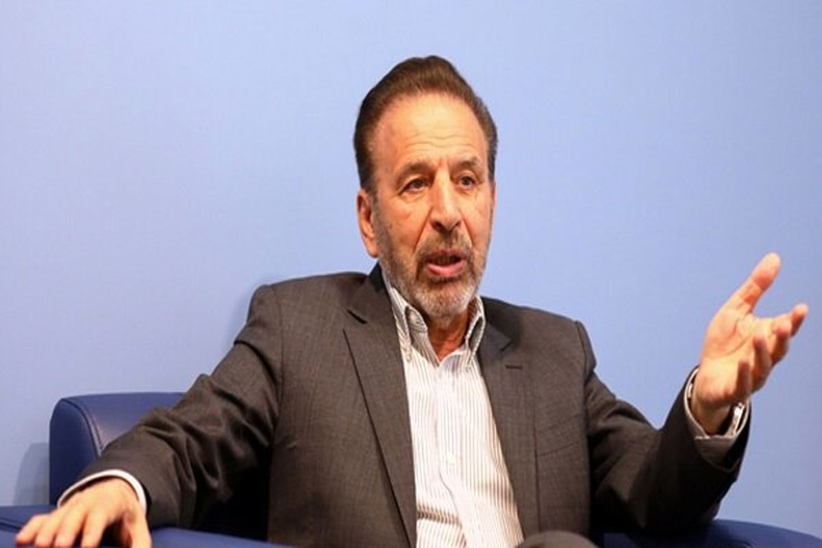 واعظی: دولت با تمام توان جلوی افزایش قیمتها را بگیرد