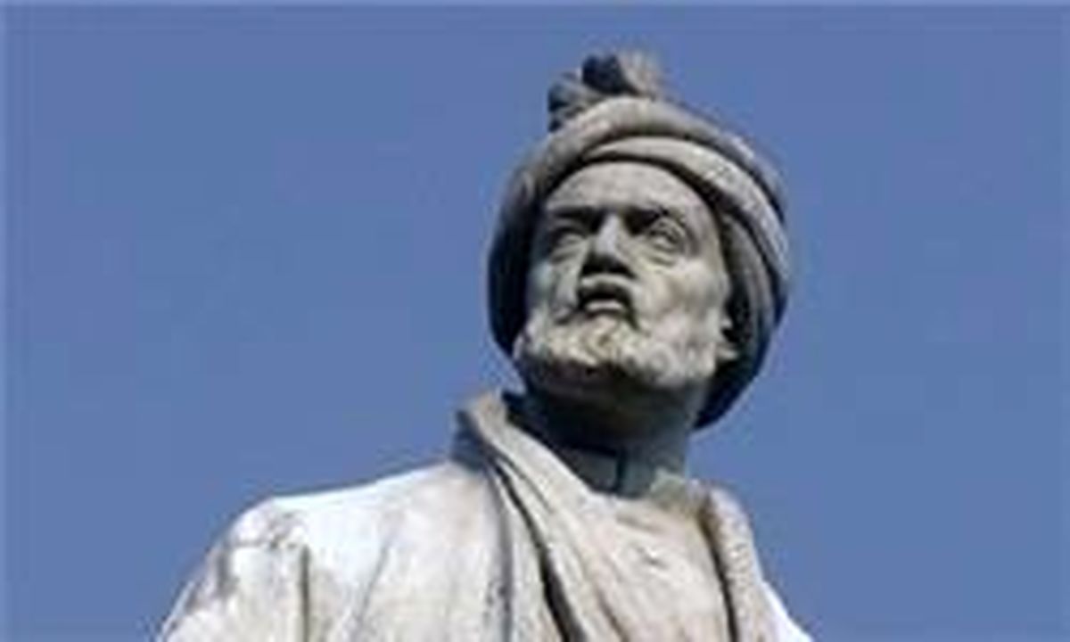 مجسمه فردوسی را نیمهکاره شستند!