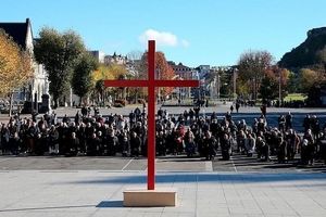 کلیسای کاتولیک فرانسه برای پرداخت غرامت به قربانیان آزار جنسی اموالش را می‌فروشد 