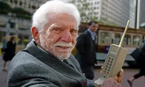 شگفتی مخترع تلفن همراه از چسبیدن مردم به موبایل