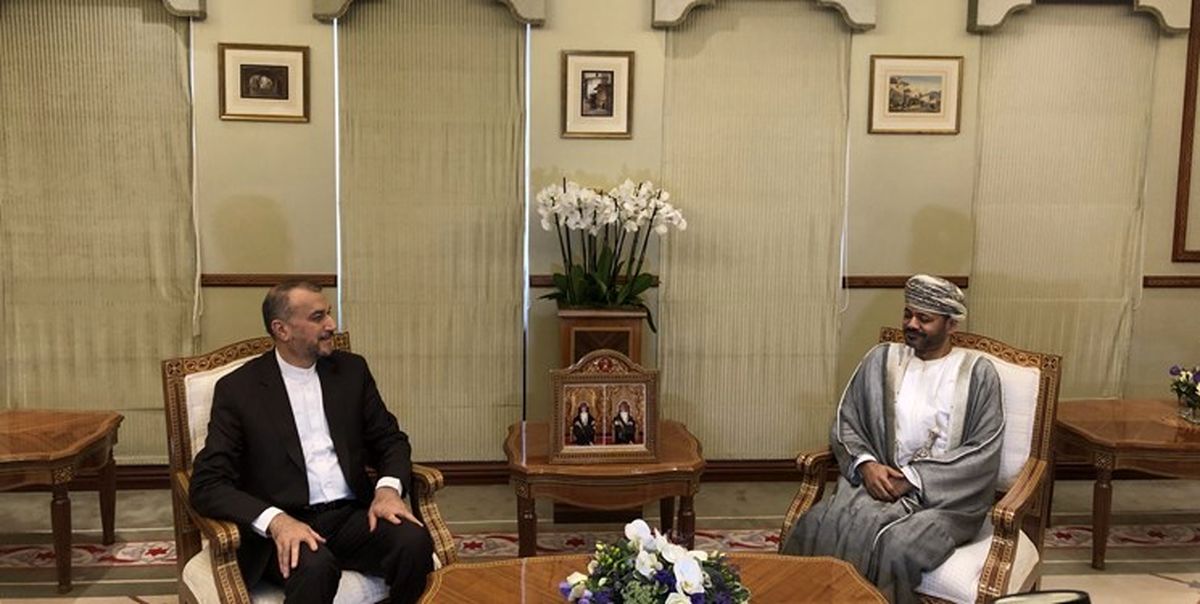 رایزنی امیرعبداللهیان با وزیر خارجه عمان در مسقط

