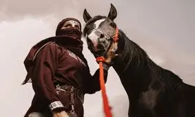  اولین زن شوالیه در عربستان/ ویدئو
