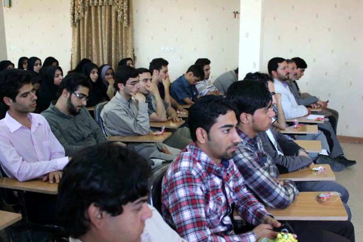 ۶۷ درصد شاغلان در کشور دیپلمهاند
