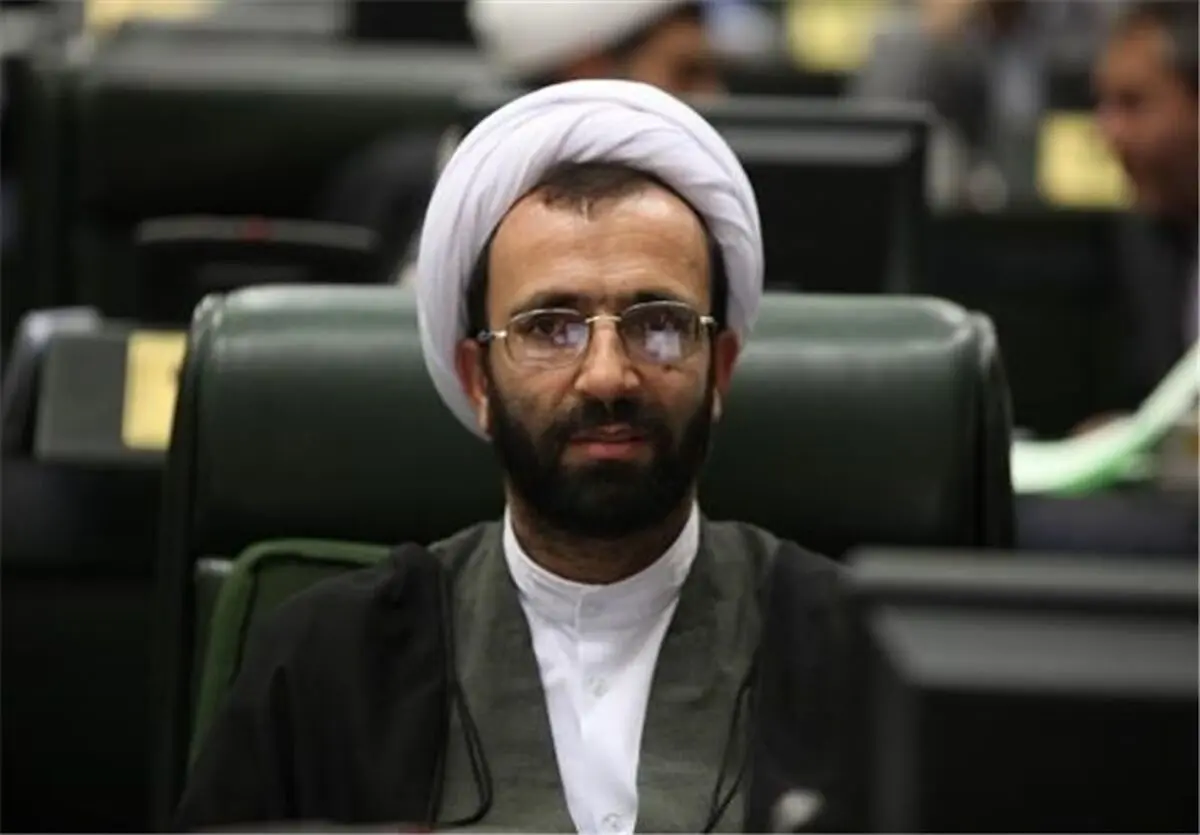 سلیمی: "نفت" ام‌المصائب کشور است